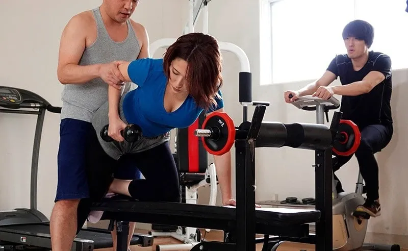 ông xã phát hiện vợ yêu địt trộm với huấn luyện viên thể hình