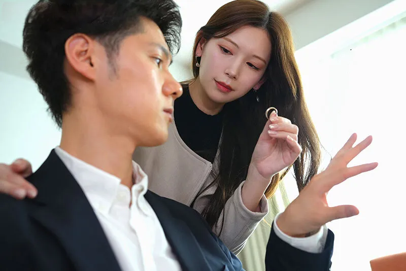 Vợ yêu đi đi chơi, ông xã ở nhà bị nhỏ em cô vợ gạ phang không trượt phát nào